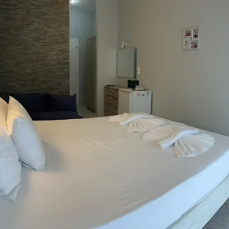 Hotel Ellas 3*