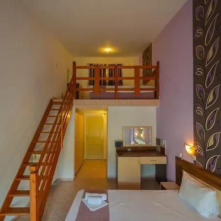 Ellas Hotel 3*