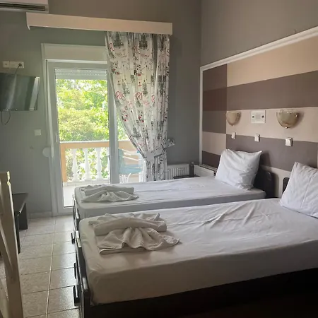 Hotel Ellas 3*