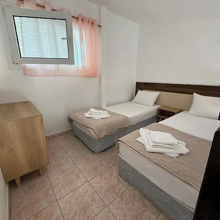 Ellas Hotel 3*