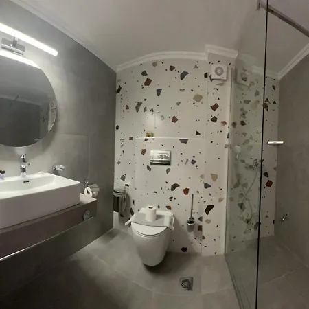 Hotel Ellas 3*