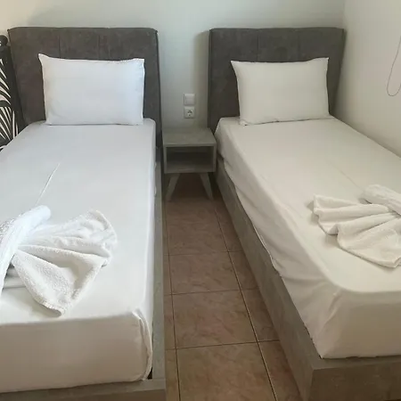 Отель Ellas 3*