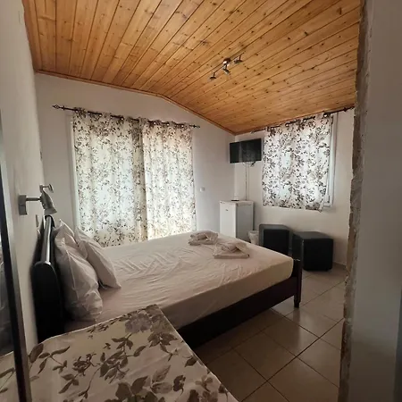 Ellas Hotel