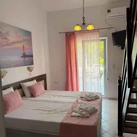 Hotel Ellas 3*